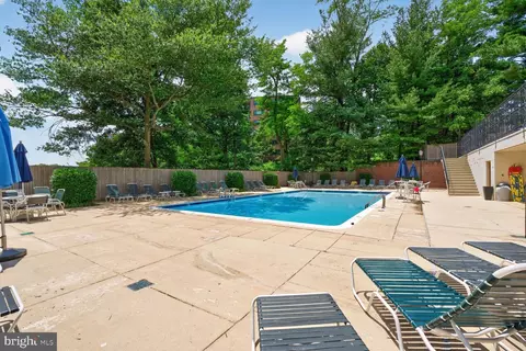Exterior - 3271 Sutton Pl NW #D, Washington, DC 20016 photo 8 of 11