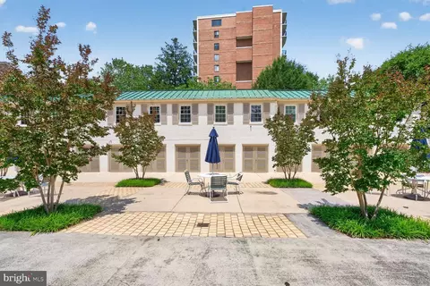 Exterior - 3271 Sutton Pl NW #D, Washington, DC 20016 photo 9 of 11