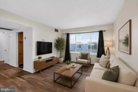 724 Brandywine St SE #103, Washington, DC 20032