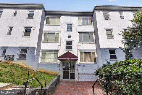 724 Brandywine St SE #103, Washington, DC 20032