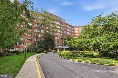 4000 Tunlaw Rd NW #619, Washington, DC 20007