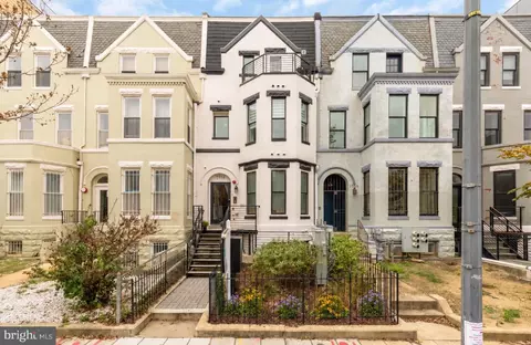 2556 University Pl NW #302, Washington, DC 20009