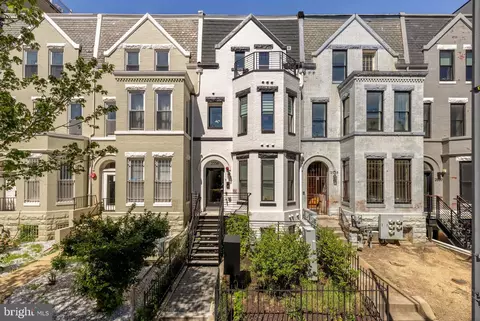 2556 University Pl NW #302, Washington, DC 20009