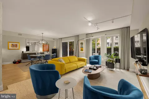 1045 31st St NW #104, Washington, DC 20007