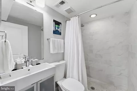 Bath - 226 S Street St NE, Washington, DC 20002 photo 3 of 3