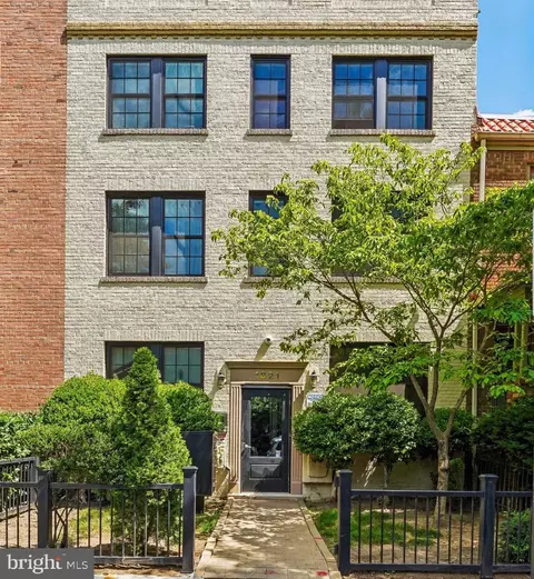 1821 T St NW, Washington, DC 20009