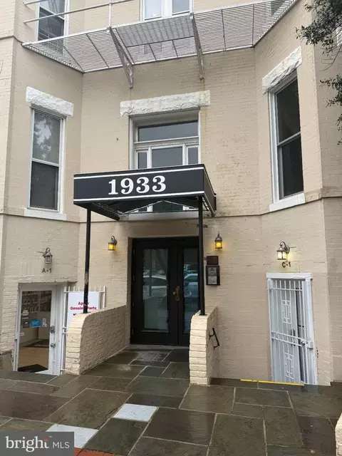 1933 18th St NW #203, Washington, DC 20009