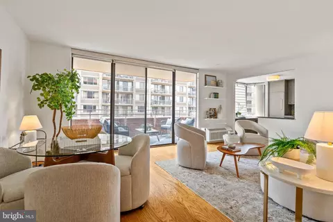 2141 P St NW #503, Washington, DC 20037