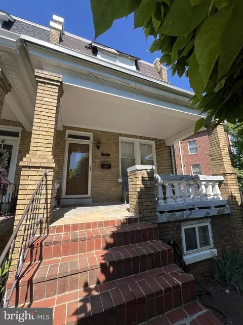 1267 Holbrook Ter NE, Washington, DC 20002