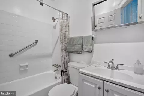 Bath - 455 15th St NE, Washington, DC 20002 photo 2 of 2