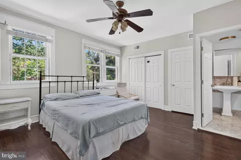 Bedroom - 455 15th St NE, Washington, DC 20002 photo 1 of 6