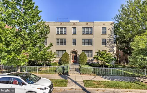 5040 1st St NW #401, Washington, DC 20011