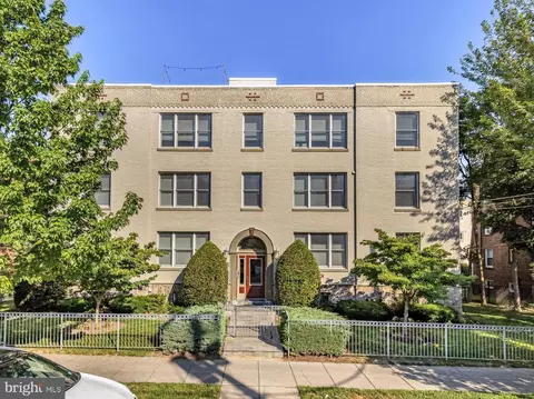 5040 1st St NW #401, Washington, DC 20011