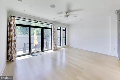 Living - 715 K St NE #1, Washington, DC 20002 photo 3 of 4
