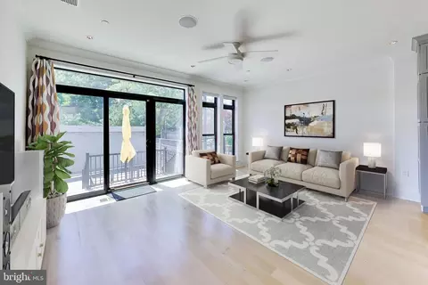Living - 715 K St NE #1, Washington, DC 20002 photo 4 of 4