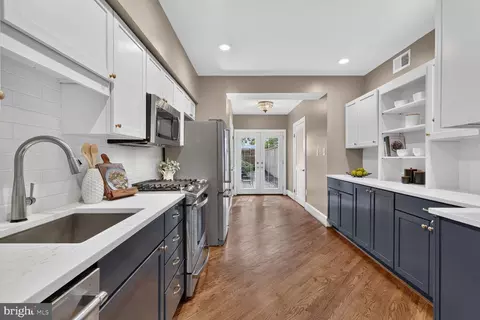 Entry Way - 641 11th St NE, Washington, DC 20002 photo 1 of 3