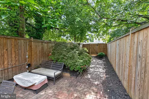 Exterior - 641 11th St NE, Washington, DC 20002 photo 3 of 5