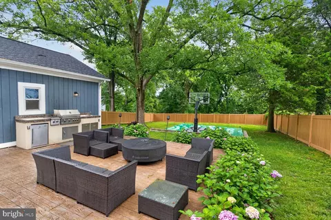 3717 30th Pl NE, Washington, DC 20018