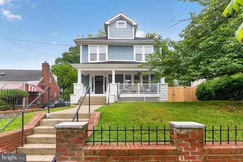 3717 30th Pl NE, Washington, DC 20018