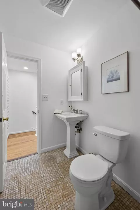 Bath - 649 16th St NE, Washington, DC 20002 photo 2 of 4