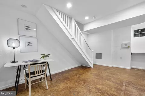 Entry Way - 649 16th St NE, Washington, DC 20002 photo 4 of 4