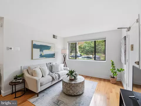 3835 Davis Pl NW #2, Washington, DC 20007