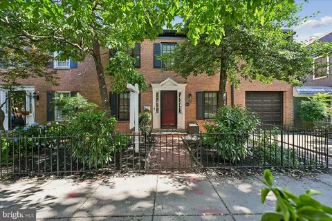 655 E Street St SE, Washington, DC 20003