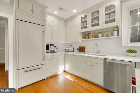 3252 N Street St NW, Washington, DC 20007 photo 6