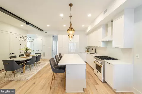 1215 Holbrook Ter NE #1, Washington, DC 20002