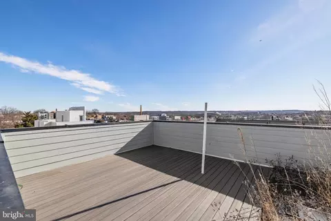 Exterior - 824 18th St NE #10, Washington, DC 20002 photo 2 of 3
