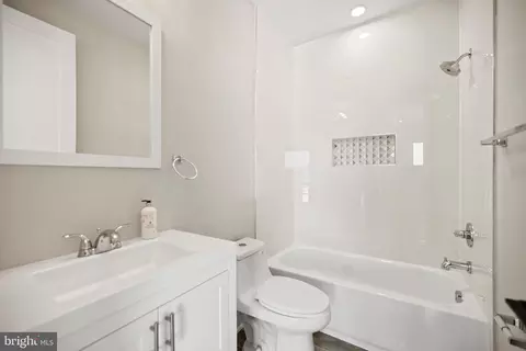 Bath - 824 18th St NE #10, Washington, DC 20002 photo 1 of 2