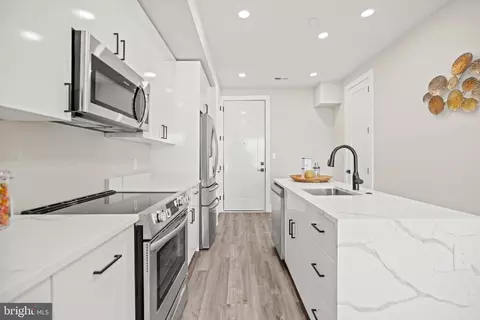 Entry Way - 824 18th St NE #10, Washington, DC 20002 photo 3 of 3