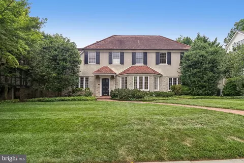 2920 44th Pl NW, Washington, DC 20016
