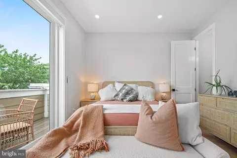Bedroom - 1509 D St NE #2, Washington, DC 20002 photo 4 of 6