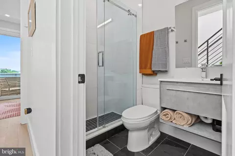 Bath - 1509 D St NE #2, Washington, DC 20002 photo 4 of 5
