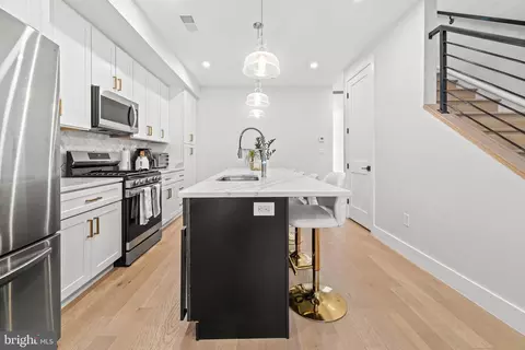 Entry Way - 1509 D St NE #2, Washington, DC 20002 photo 4 of 7