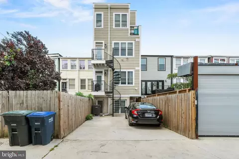 Exterior - 1509 D St NE #2, Washington, DC 20002 photo 5 of 9