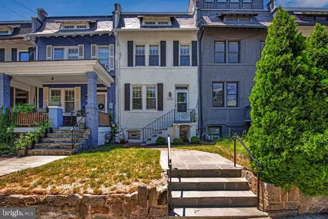 2406 37th St NW, Washington, DC 20007