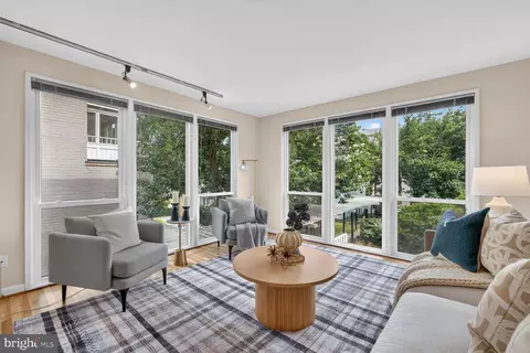 209 G St SW #143, Washington, DC 20024