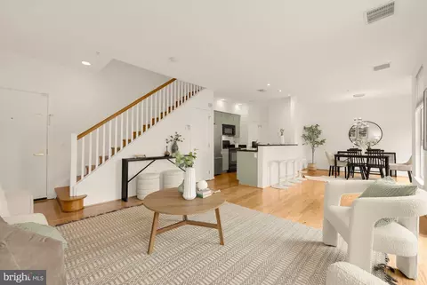 343 Cedar St NW #305, Washington, DC 20012