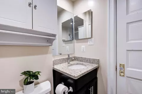 Bath - 637 3rd St NE #305, Washington, DC 20002 photo 2 of 2
