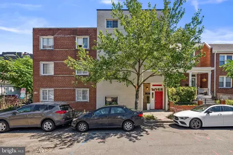 718 Park Rd NW #1, Washington, DC 20010