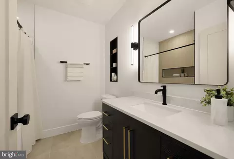 Bath - 1463 Harvard St NW #2, Washington, DC 20009 photo 1 of 4