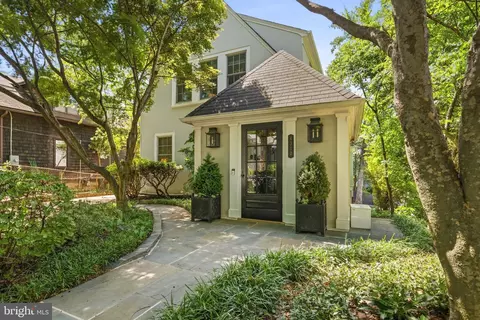 4310 Cathedral Ave NW, Washington, DC 20016