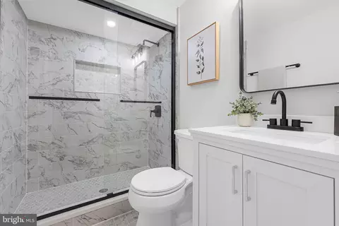 Bath - 1108 Owen Pl NE, Washington, DC 20002 photo 5 of 5
