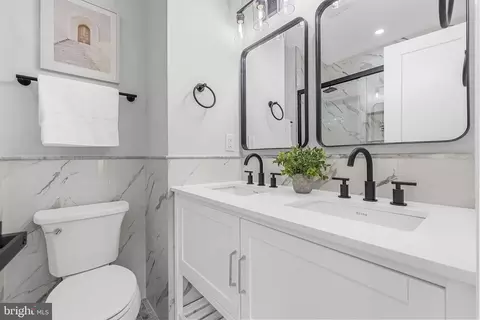 Bath - 1108 Owen Pl NE, Washington, DC 20002 photo 2 of 5