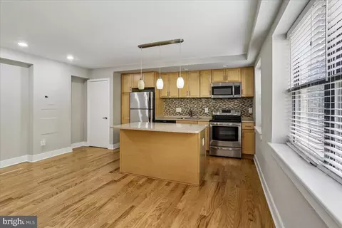 212 212 Oakwood St SE #113, Washington, DC 20032