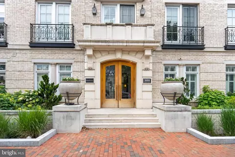 300 8th St NE #209, Washington, DC 20002