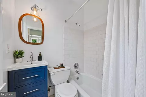 Bath - 21 4th St NE, Washington, DC 20002 photo 2 of 4