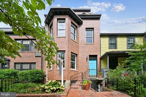 21 4th St NE, Washington, DC 20002